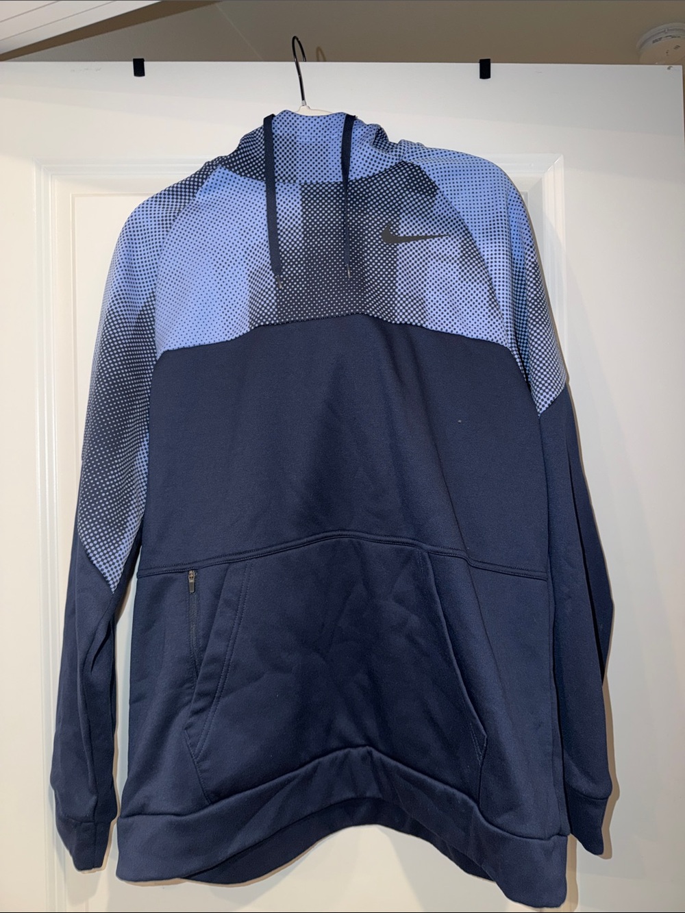 Nike Men’s Navy and Light Blue Performance Hoodie
